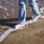 Jeansy bootcut w nowoczesnym wydaniu: 7 stylizacji, które odświeżą Twoją garderobę