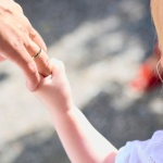 Łagodna adaptacja bez stresu: sprawdzone sposoby, które naprawdę pomagają