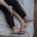 Miłość ponad etykietami: jak budować związek, gdy macie różne orientacje seksualne?