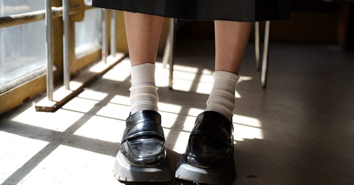 Mokasyny i sukienka: 7 stylizacji, które wyglądają szykownie bez wysiłku