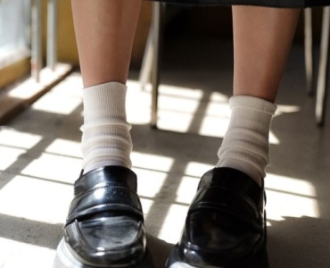 Mokasyny i sukienka: 7 stylizacji, które wyglądają szykownie bez wysiłku