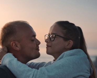 Dlaczego on trzyma nas w cieniu? Sygnały, że ukrywa waszą relację i co możesz z tym zrobić